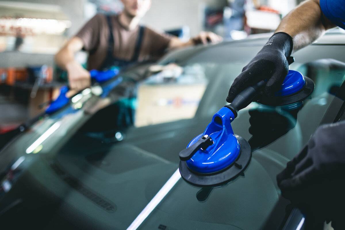 Auto Glass Replacements 1